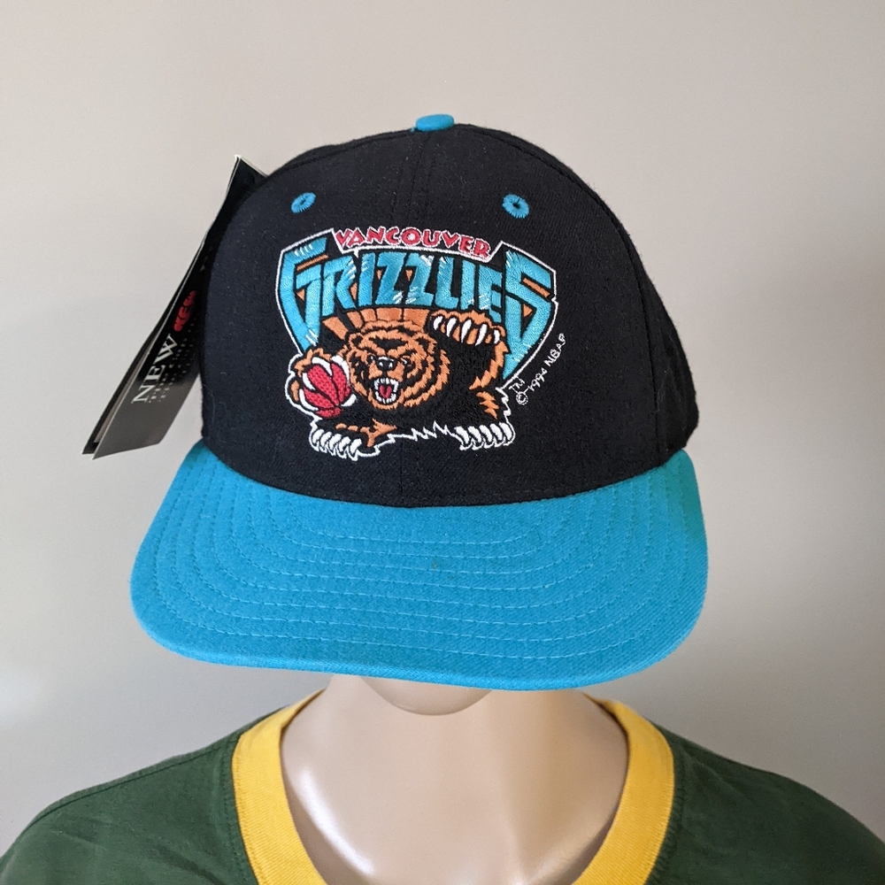 Vintage NBA Pro Vancouver Grizzlies wool ball cap hat, size 7 3/8"